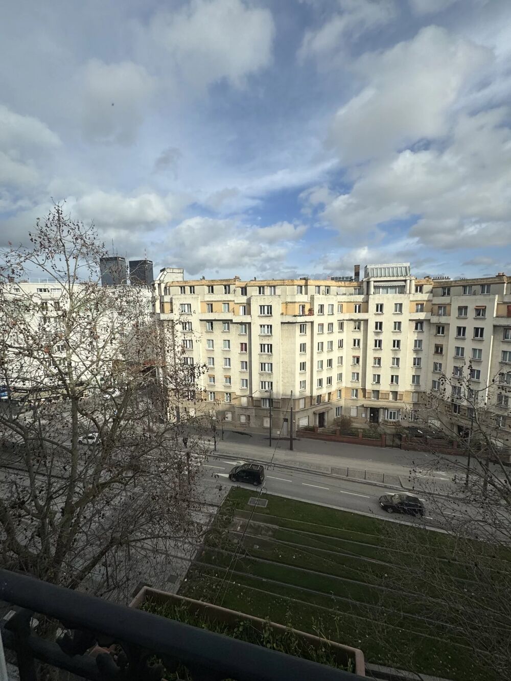 Vente Appartement 165 m² au dernier étage avec ascenseur dans immeuble en pierre d Paris 20