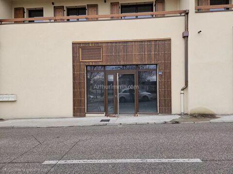 Local commercial 129900 38510 Morestel
