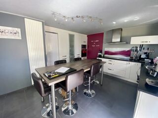  Maison à vendre 11 pièces 266 m²