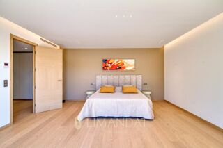  Maison à louer 9 pièces 550 m²