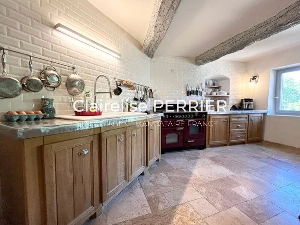 EXCLUSIVITÉ - AU COEUR DU VILLAGE DE SILLANS-LA-CASCADE