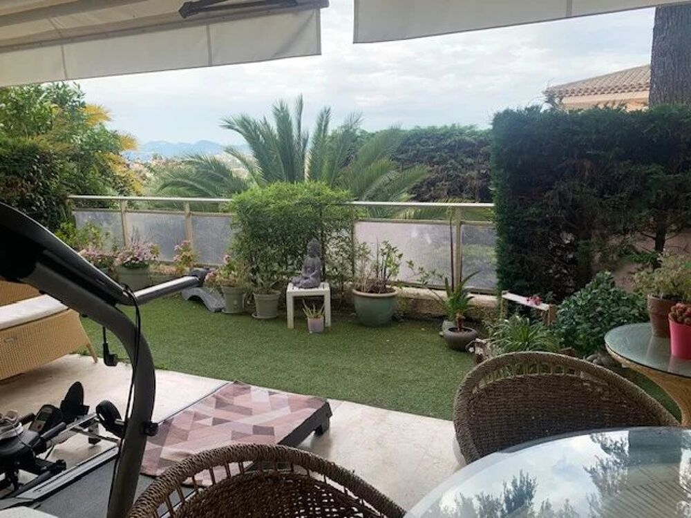 Location Appartement F3 MEUBLE EN REZ-DE-JARDIN AVEC PARKING ET CAVE Le cannet