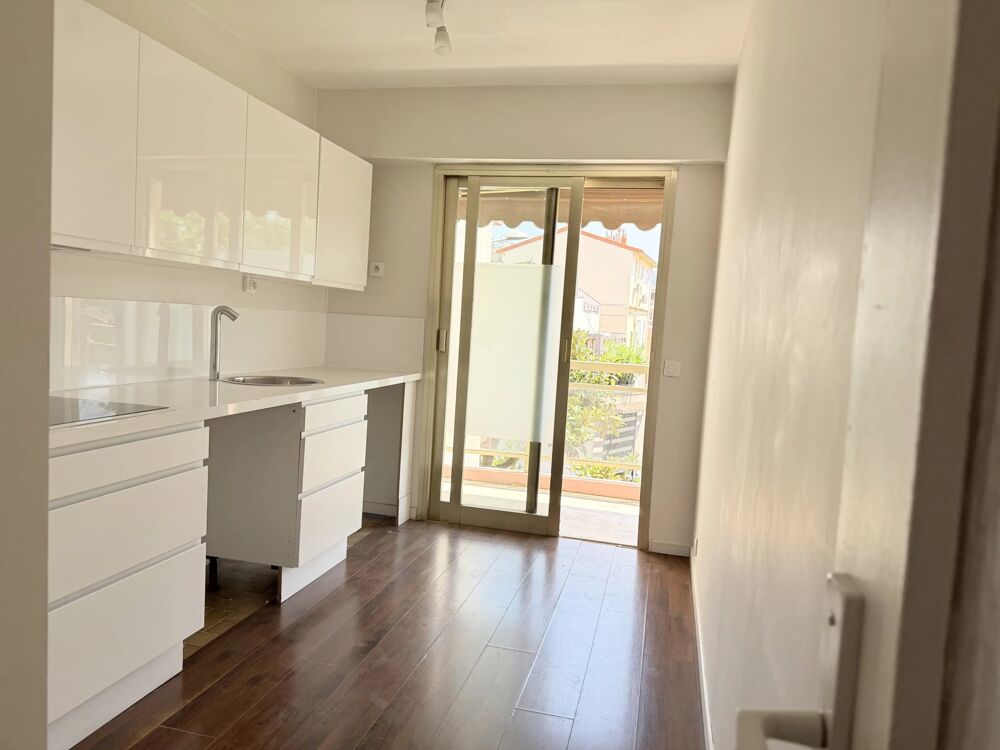CANNES  Quartier des Anglais - Appartement 3 pièces avec un par