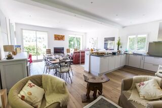  Appartement à louer 6 pièces 123 m²