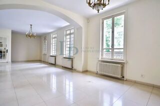  Maison � vendre 7 pi�ces 245 m�