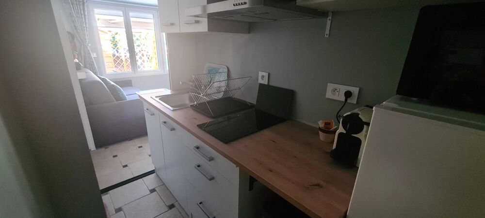 Location Appartement À louer – Charmant studio entièrement rénové avec terrasse et en Séranon