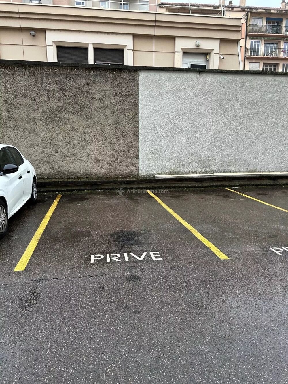 Vente Parking/Garage À vendre : 1 place de parking privative – Villeurbanne Gratte-Ci Villeurbanne