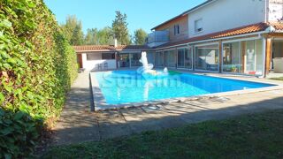  Villa  vendre 8 pices 217 m