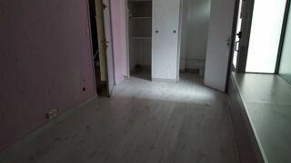  Immeuble à vendre 2 pièces 77 m²