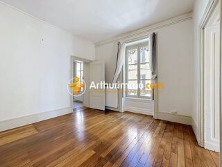  Appartement à louer 3 pièces 126 m²