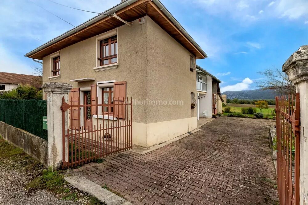 Maison familiale de 125 m² avec jardin et puits