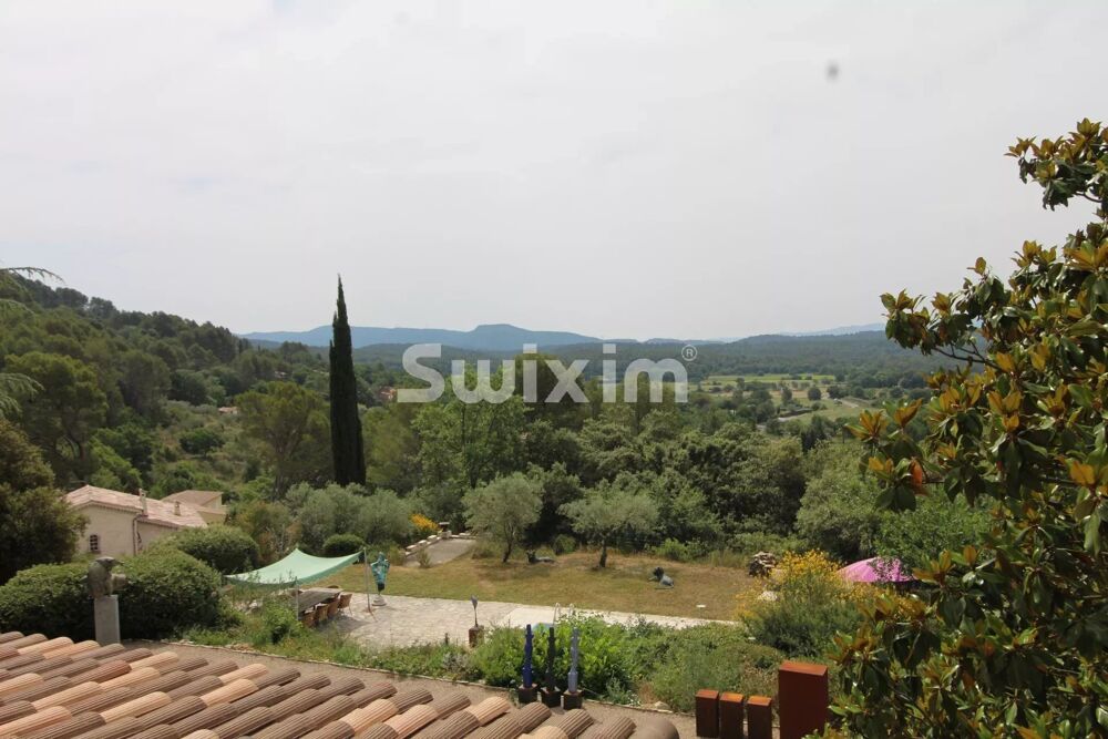 Belle bastide provençale avec panorama