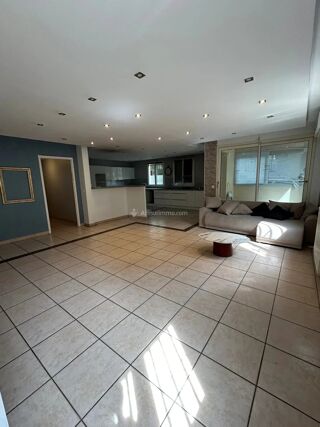 Location Appartement À louer – Superbe duplex T7 de 180 m² – Villeurbanne Gratte-Ciel Villeurbanne