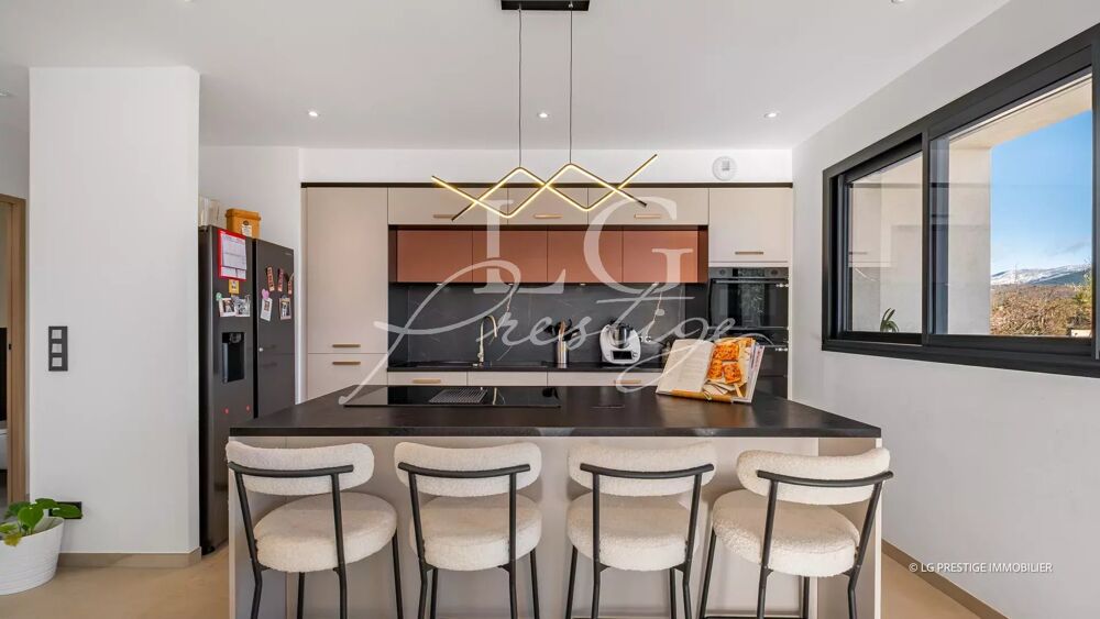 � vendre  Villa Tourrettes (83440)