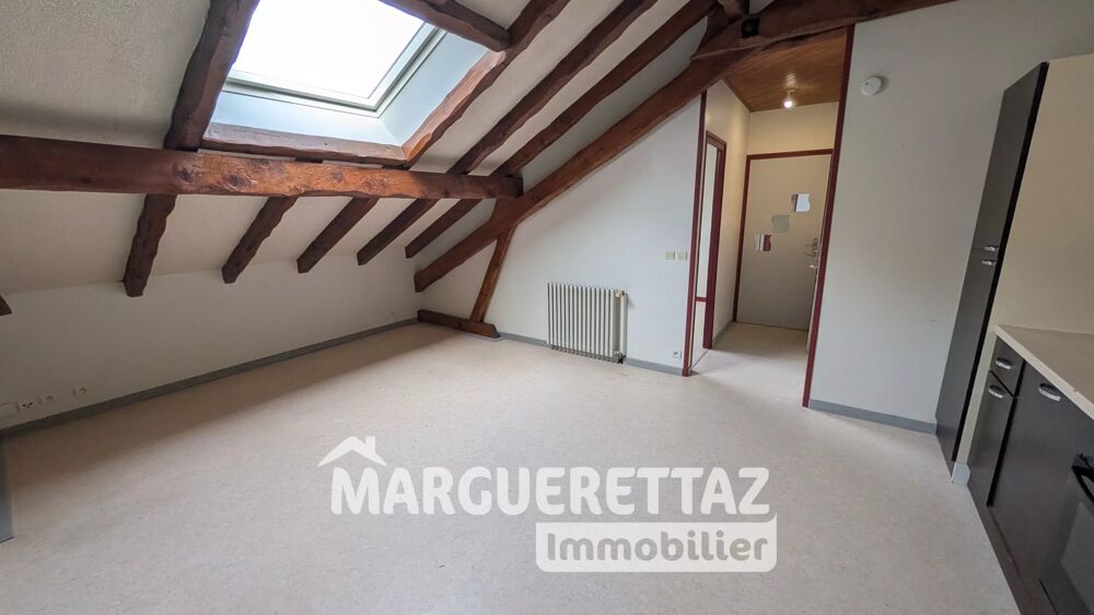 Appartement T2 dernier étage centre village