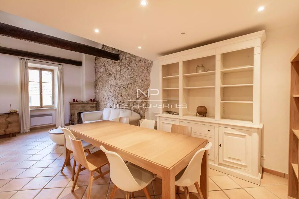 Coeur de Villefranche-sur-Mer, bel appartement style loft avec v