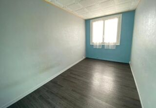  Appartement à louer 4 pièces 84 m²