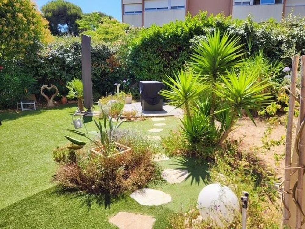 Location Appartement Deux pièces de 49m² avec terrasse de 10m², jardin de 250m² et pa Antibes
