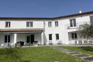  Maison à vendre 15 + pièces 474 m²