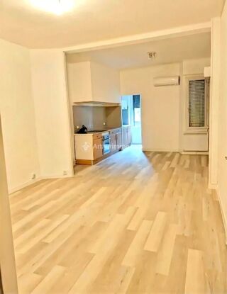  Immeuble � vendre 9 pi�ces 300 m�