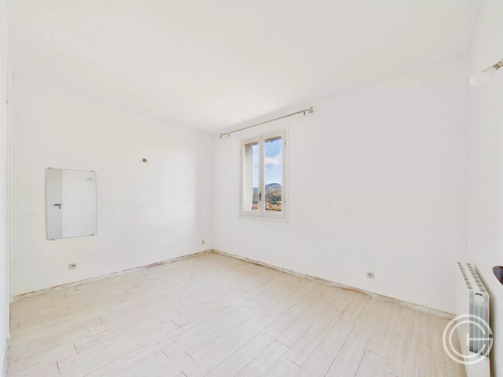 � vendre  Maison Saint-Laurent-du-Var (06700)