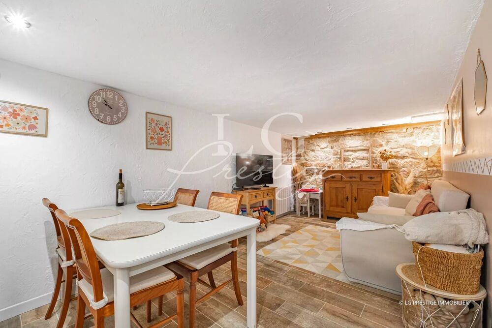 Duplex de charme avec cheminée au coeur du village