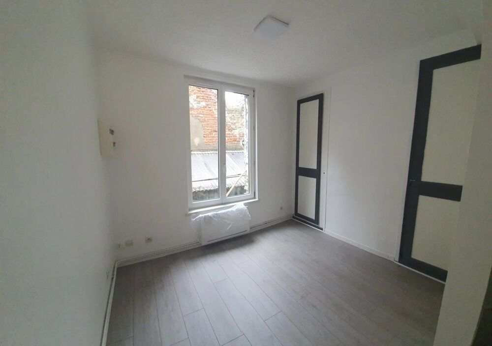 Location Appartement Appartement  ST-OMER  rénové en Triplex situé en centre ville 1c Saint-omer