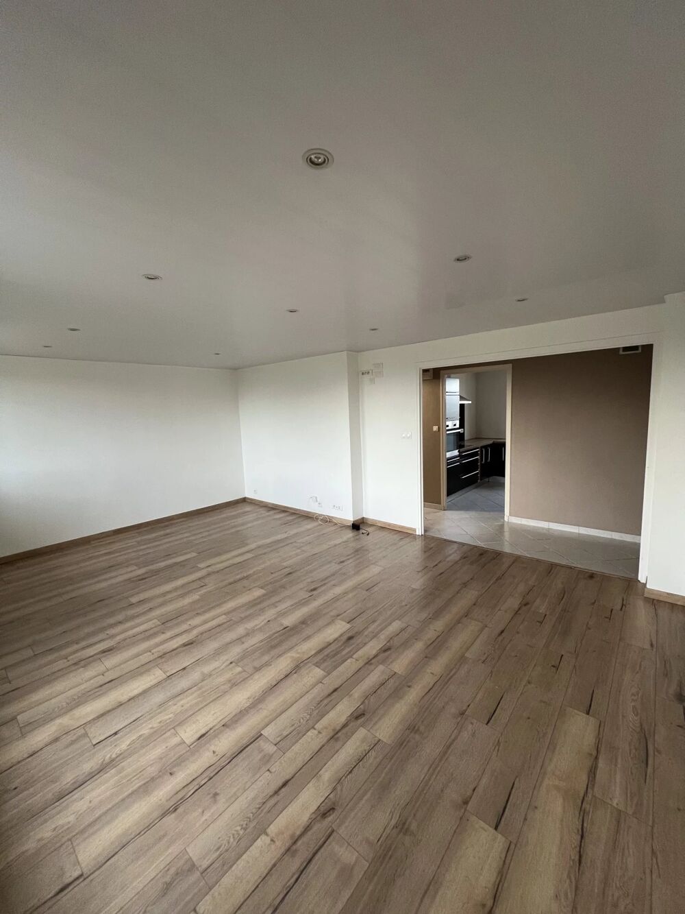 Location Appartement LIVRON-SUR-DROME - T3 avec balcon, cave, garage Livron-sur-drôme