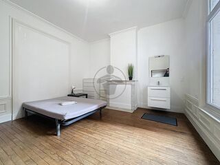  Appartement à louer 2 pièces 152 m²