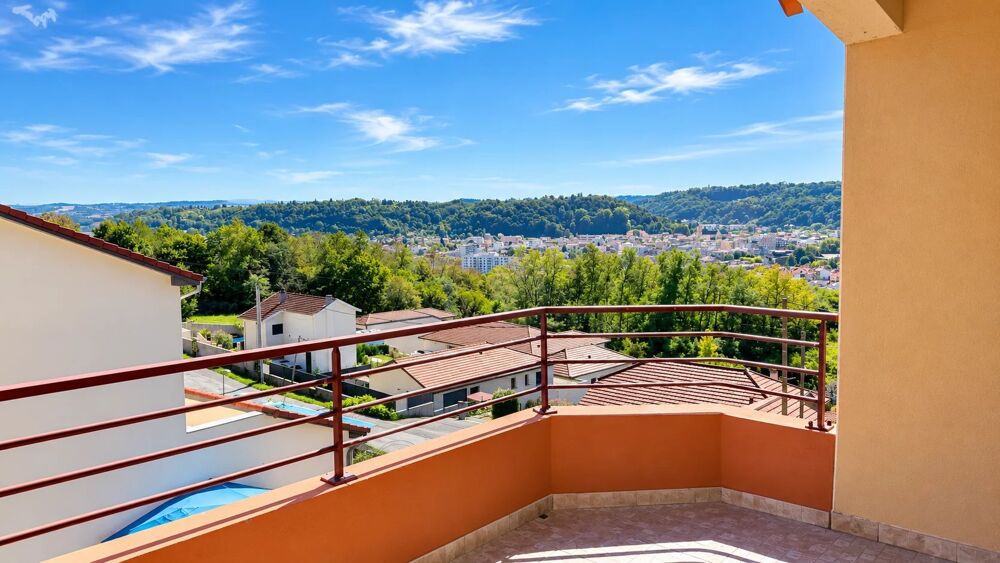 Appartement avec vue dégagée, balcon et 4 chambres  Bourgoin-Ja