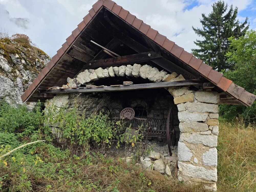 Maison avec grange et écurie + four à pain sur 1Ha53 terrain