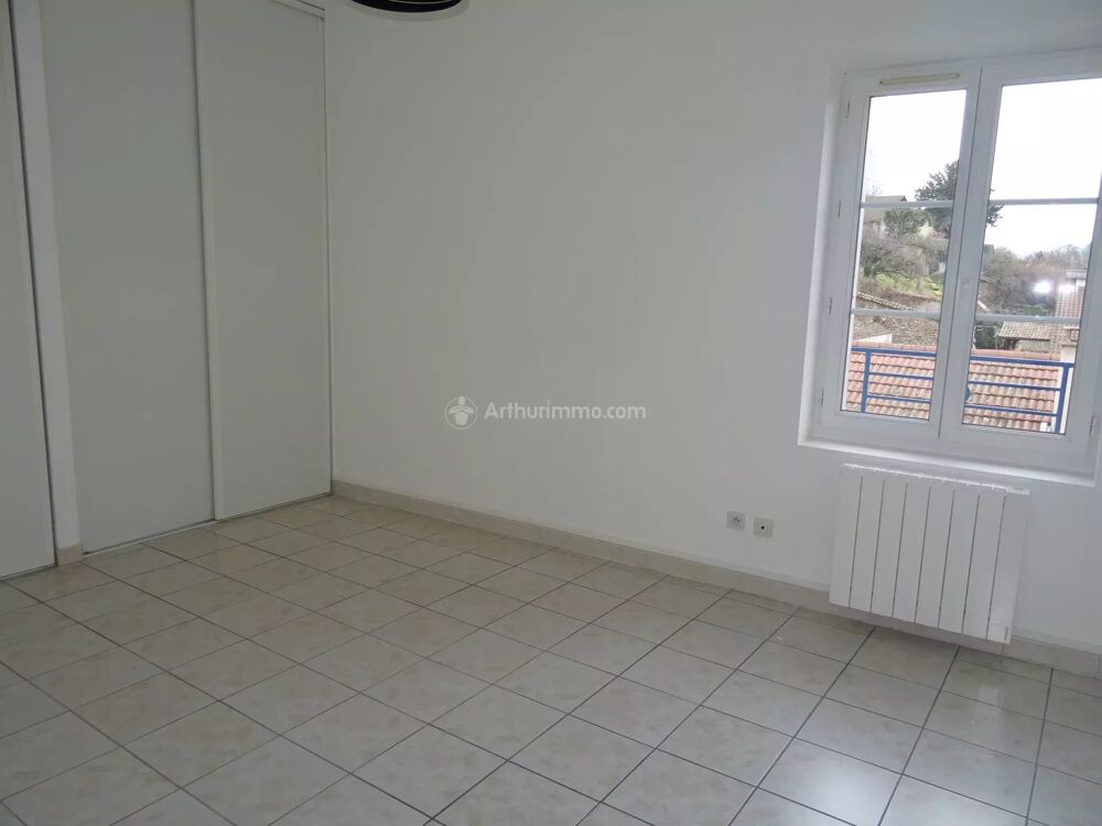 Location Appartement A louer centre Chatonnay Ch�tonnay