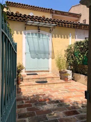 Location Appartement Deux pièces de 47m² avec terrasse tropézienne, vue sur tout le c Le cannet