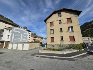  Immeuble à vendre 15 + pièces 390 m²