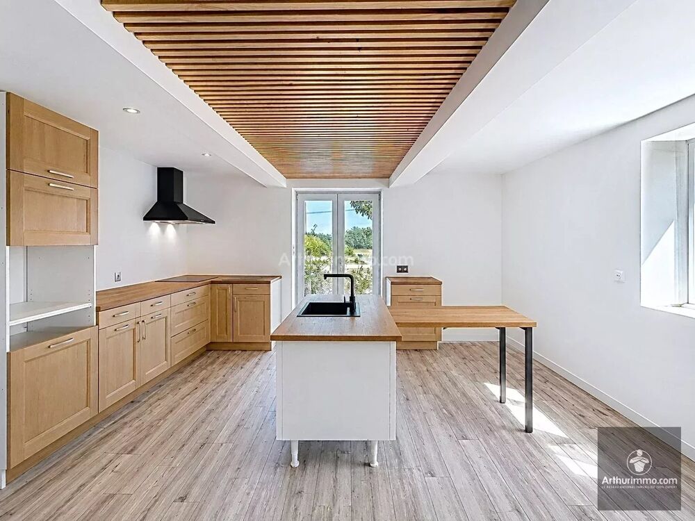 Location Maison BRIENNON – À LOUER – MAISON ENTIÈREMENT RÉNOVÉE – ENV. 120 M² – Briennon