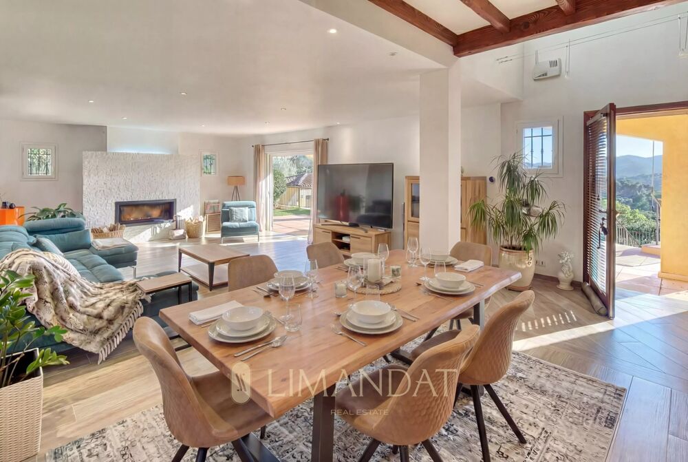 Belle villa avec une vue dégagée sur les collines à Mougins