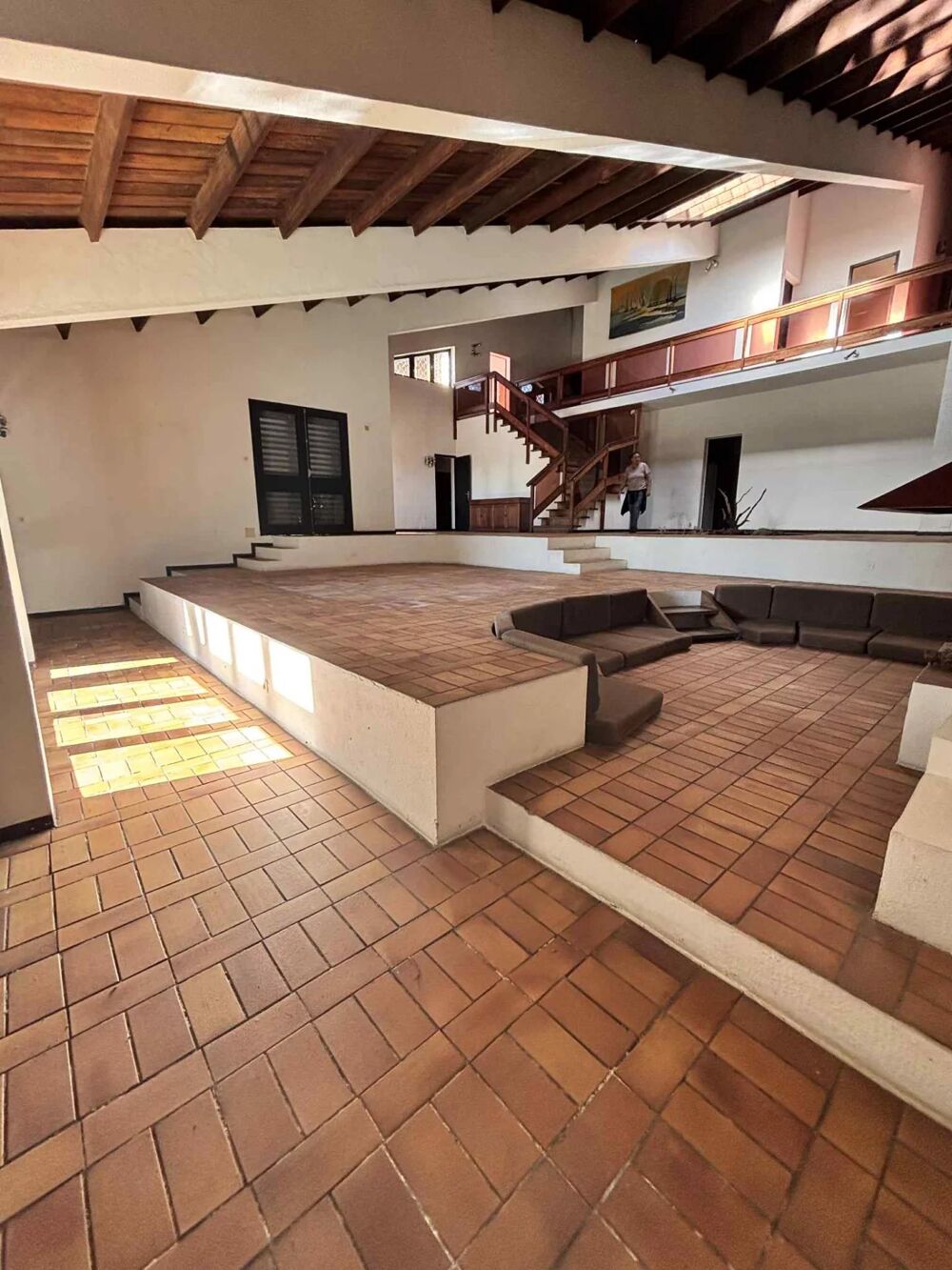 Propriété - 8 pièces - terrain de 4800 m²