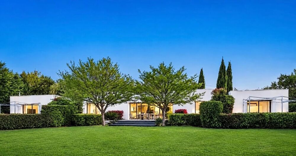 Produit rare à Carcès  maison contemporaine avec beaucoup de ch