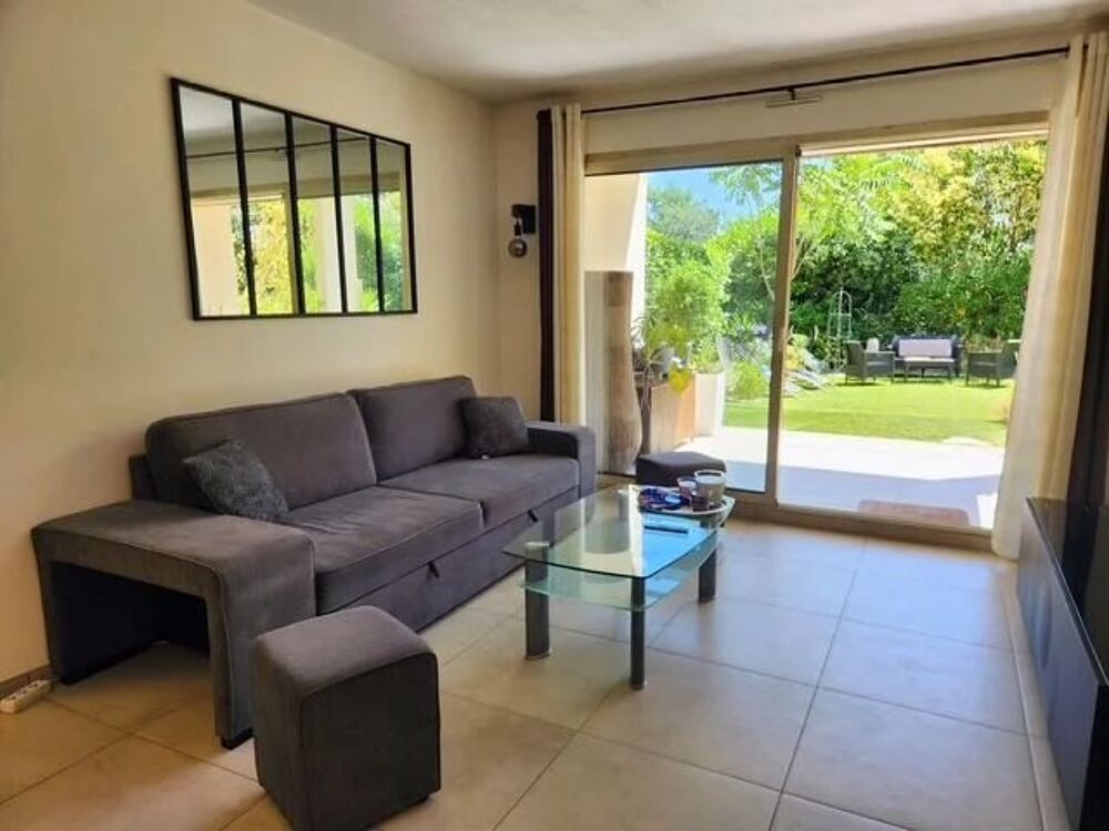 Location Appartement Deux pièces de 49m² avec terrasse de 10m², jardin de 250m² et pa Antibes