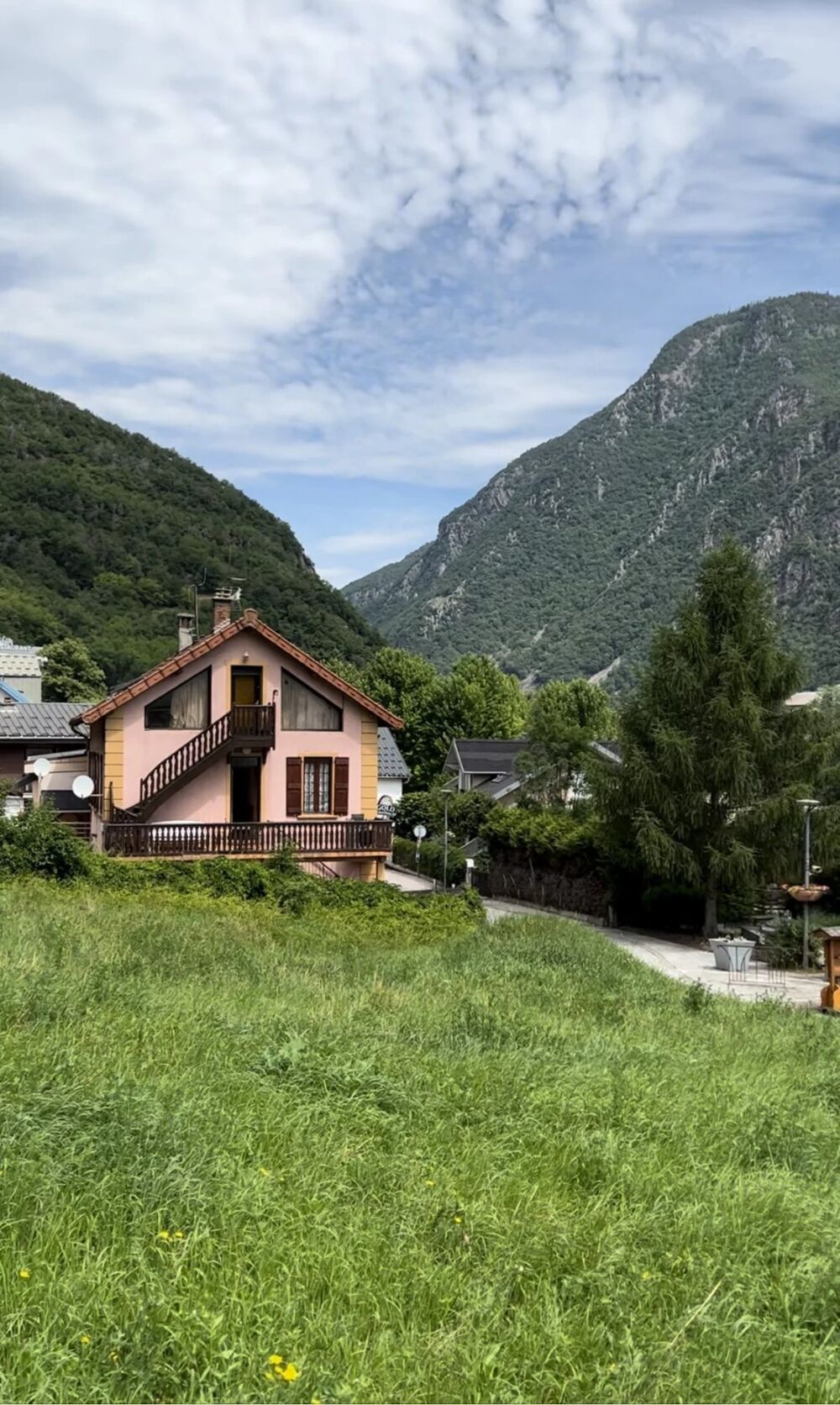 Vente Terrain TERRAIN CONSTRUCTIBLE 717 M² À VENDRE – La léchère