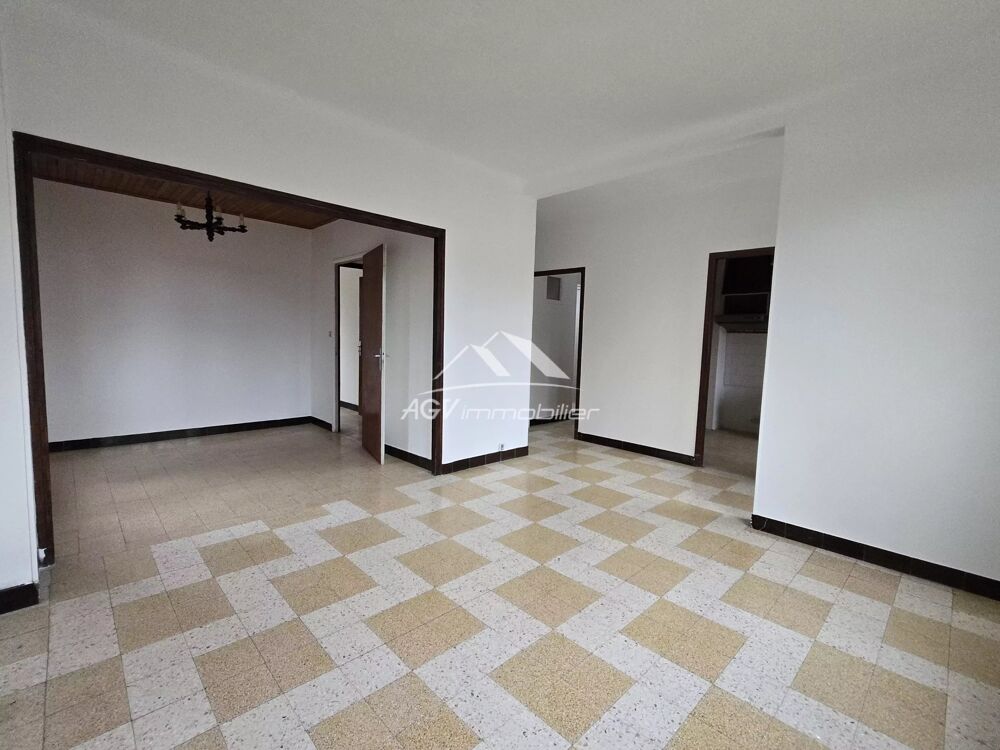 Maison avec deux logements et terrain constructible