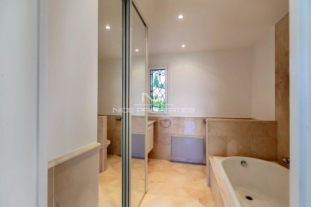 � vendre  Villa Antibes (06600)