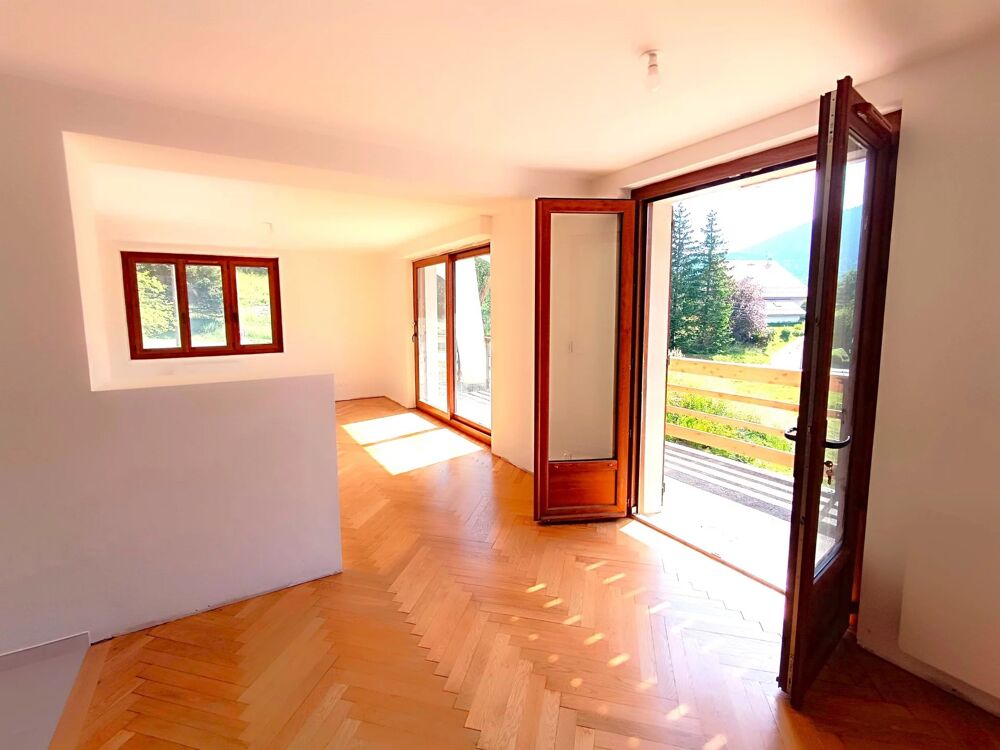 Villard de Lans . Bel appartement de 121m2 .Type T4 avec garage