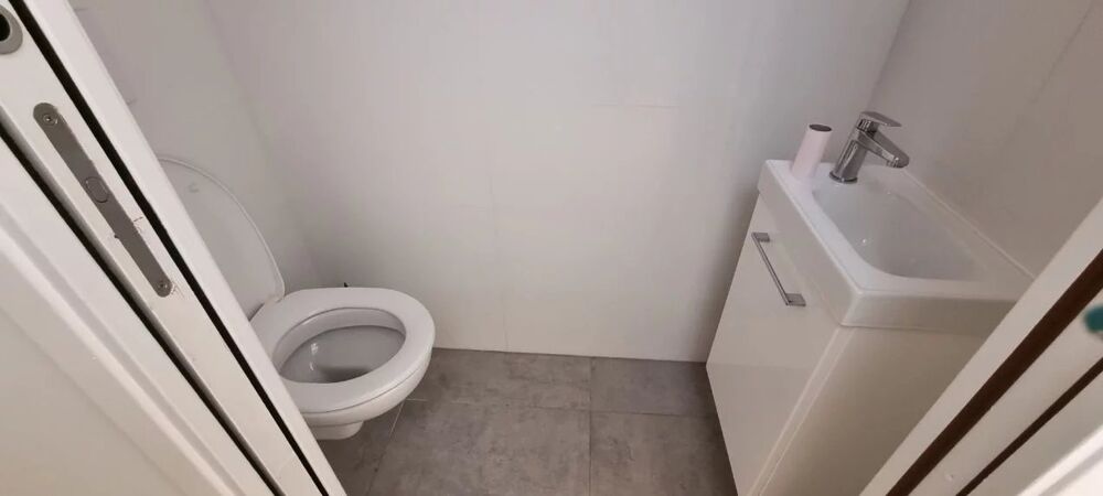 Location Appartement Trois pièces sur deux niveaux avec terrasse, cave et garage Cagnes-sur-mer