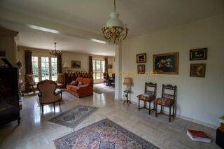  Maison à vendre 8 pièces 319 m²