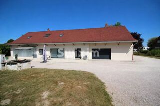  Maison à vendre 15 + pièces 210 m²