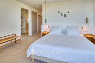  Maison à louer 8 pièces 232 m²
