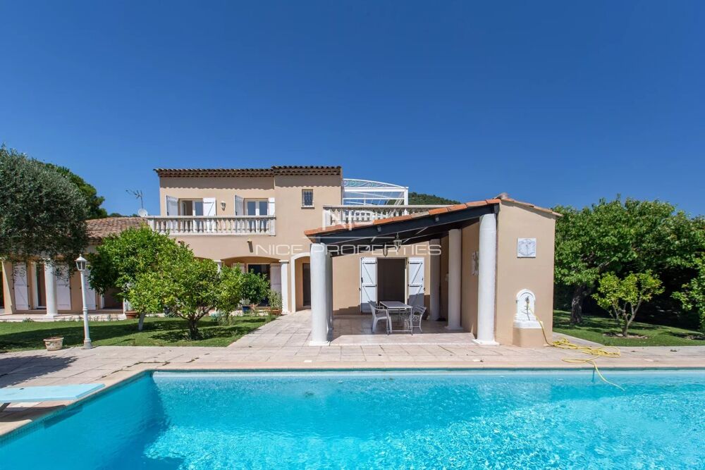 Domaine fermé du Castellet, superbe villa néo-provençale avec pi