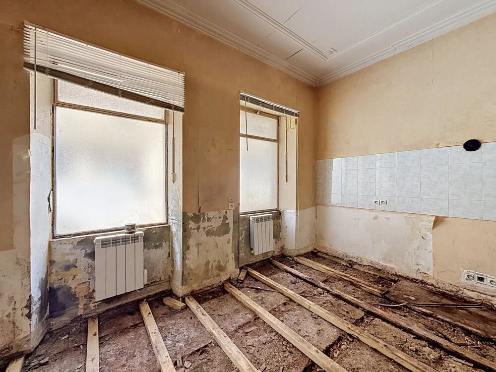   À VENDRE – Plateau professionnel 28 m² à rénover Hyper-centre de Bourgoin-jallieu
