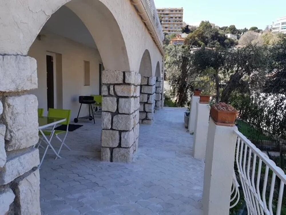 Location Appartement Studio de 20m² avec vue mer, jardin et parking Nice